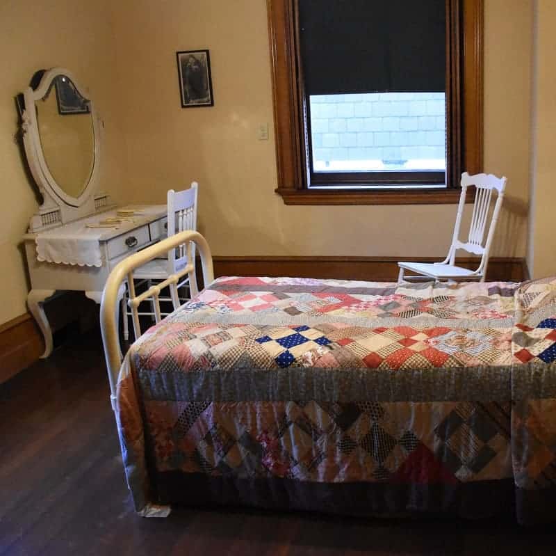 The Elms Mansion - Servant's Bedroom